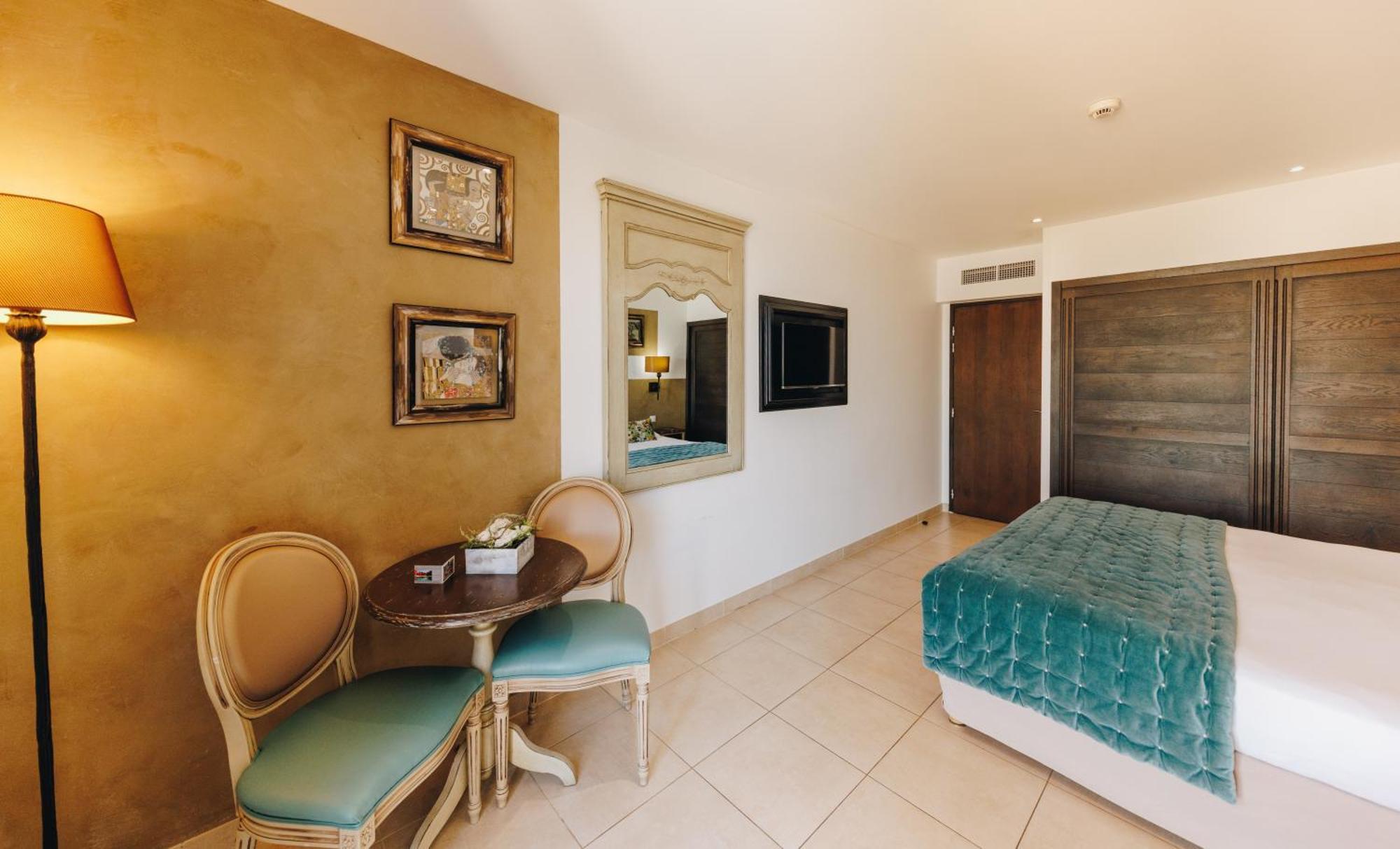 Hotel Liberata & Spa LʼÎle-Rousse Oda fotoğraf